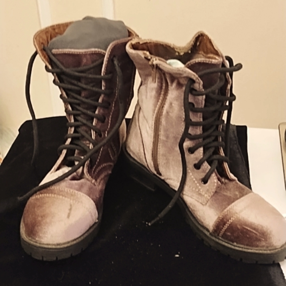 Ladies Boots